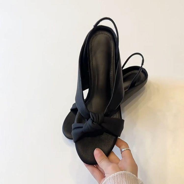 Retro Low-heeled Versatile Kink Roman Shoes for Women's New Super-foreign Fashion Niche Design Open-toed Round-head Sandals