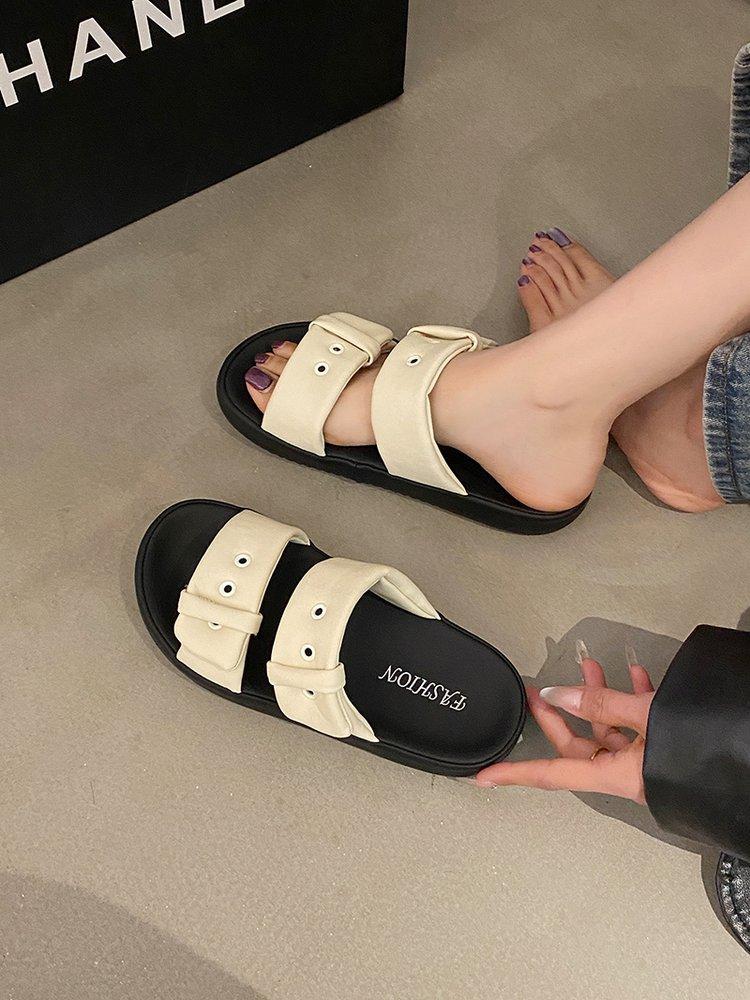 Simple Internet celebrity outer wear soft-soled slippers women's ins summer 2025 new black non-slip premium cool slippers