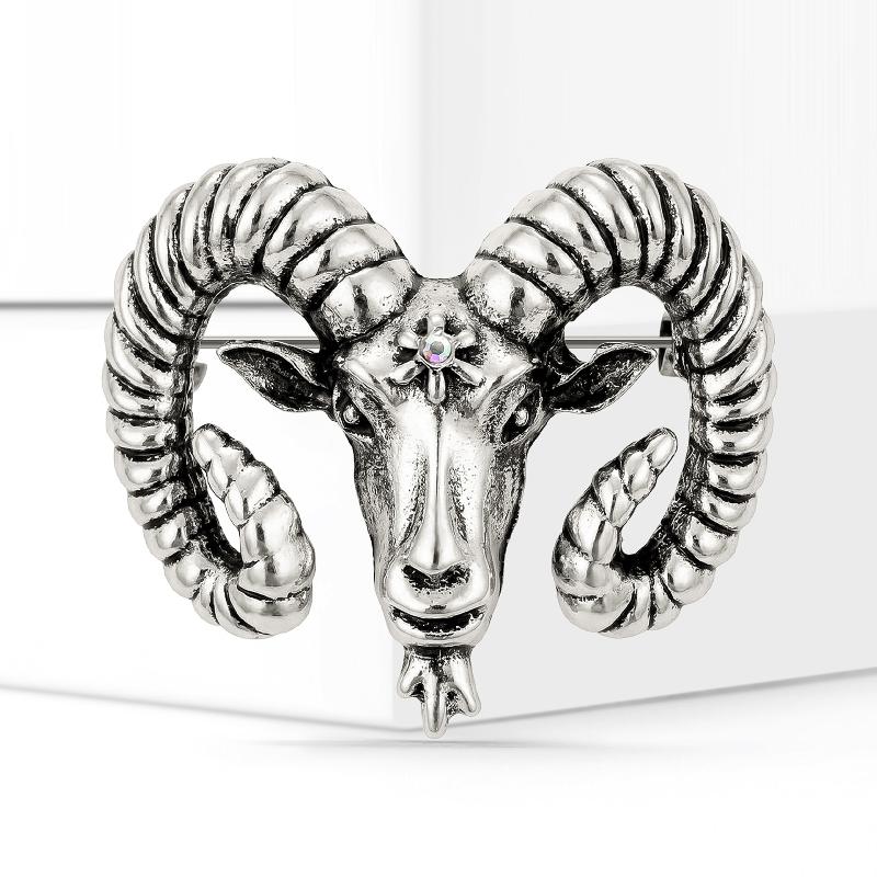 1Pc Vintage Metal Goat Head Brooch Classic Design Unisex Animal Lapel Pin for Holiday Wear Souvenir Gift Accessory