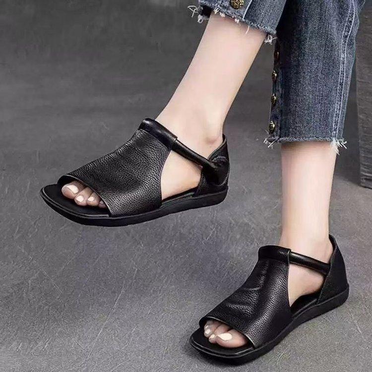 Retro soft leather design sense sandals women's summer 2025 lightweight flat bottom root open toe non-slip Roman sandals