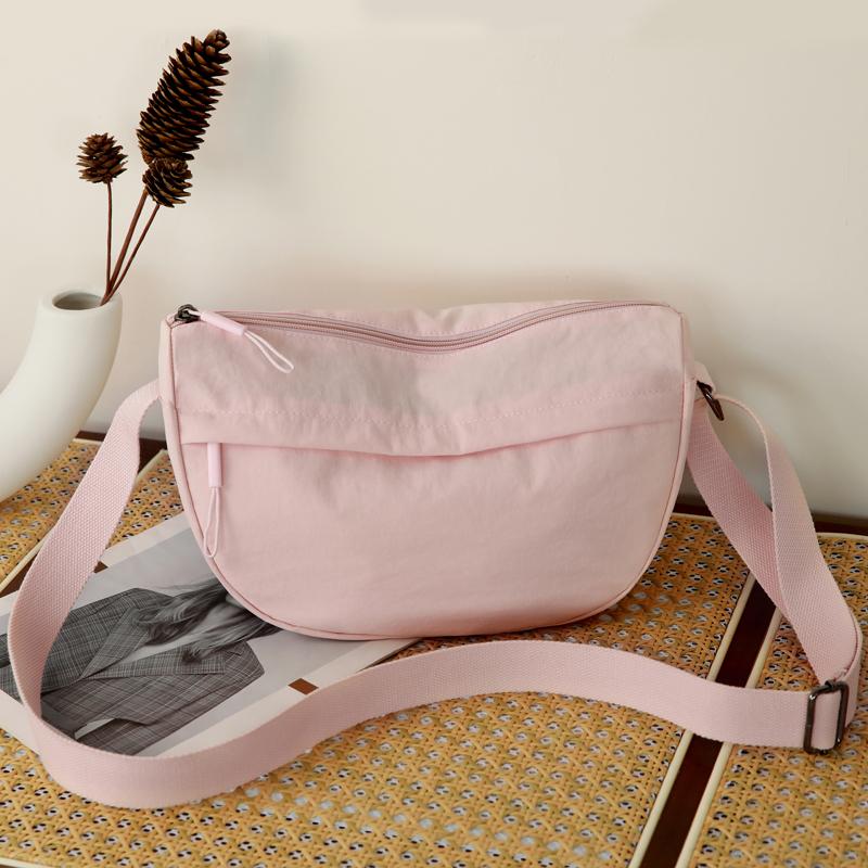 Neue Nylon Umhängetaschen Große Kapazität Koreanische Vereinfachte Schultertasche Leichtgewichtige Einfarbige Knödeltasche Reise