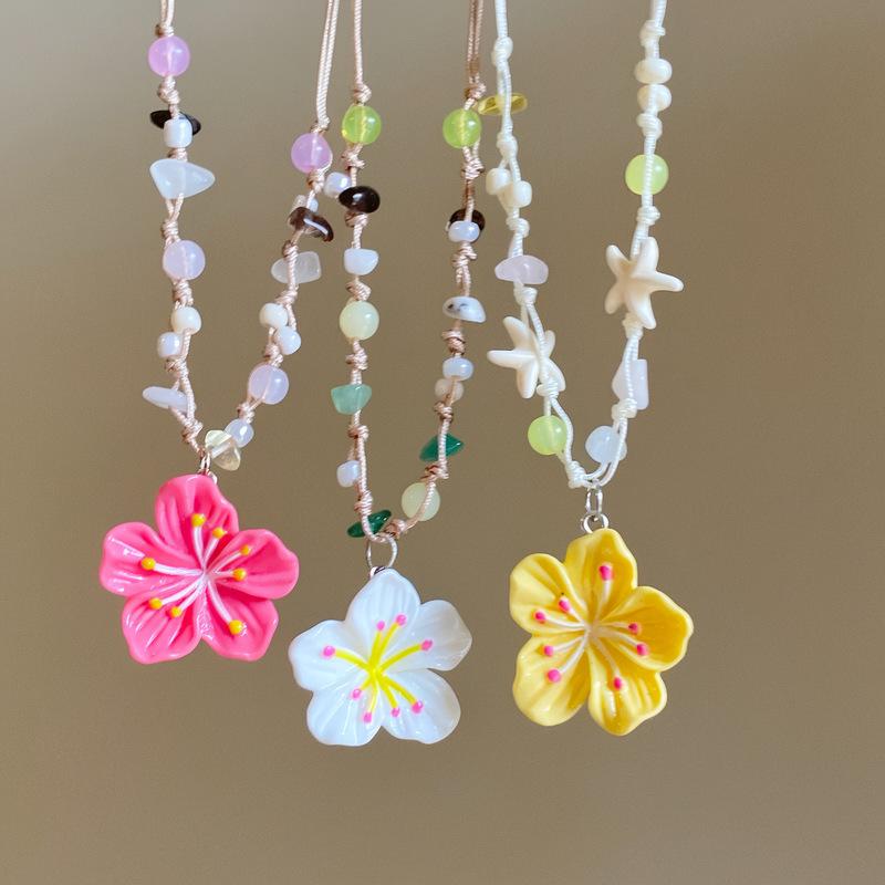 Spring Cherry Blossom Colorful Dopamine Shell Flower Necklace with Clavicle Chain for Summer Seaside Vacation