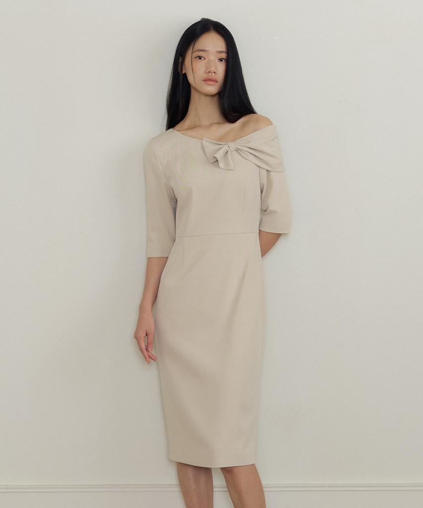 Lucirju One-Shoulder Ribbon Drape Dress (Beige)