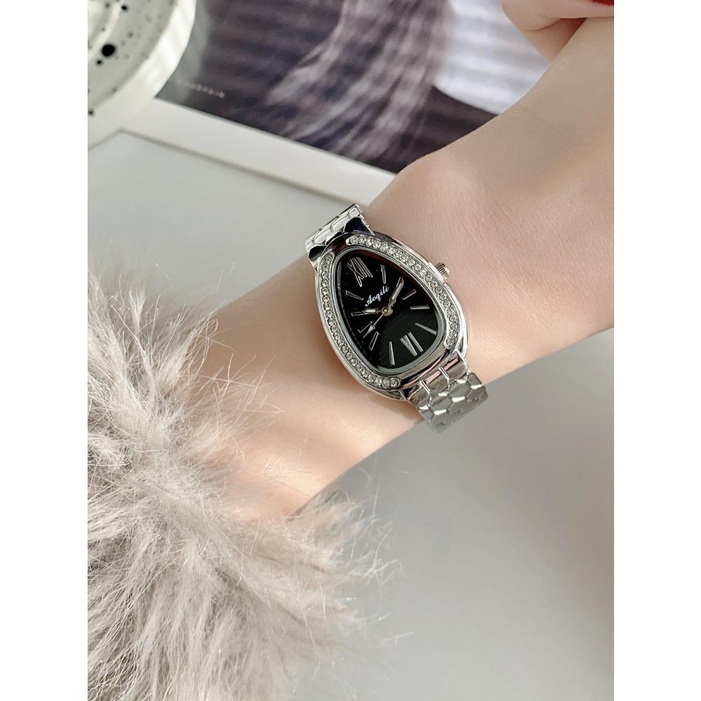 

Medieval Gilt Snakehead Watch Women s Steel Belt Watch Niche Design Advanced Sense