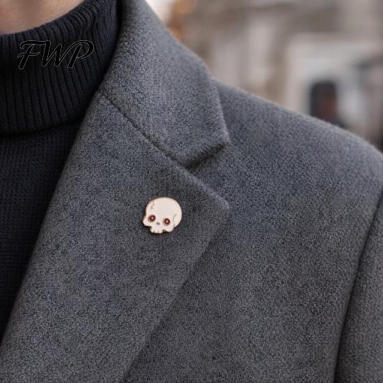 Halloween Brooch Pin Spooky Enamel Pin, Pumpkin Ghost Skull Haunted House Wear-resistant Decorative Accessory for Coats Bags Hats Scratch-resistant