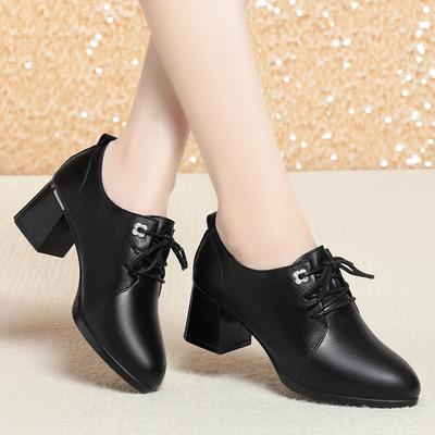 Scarpe stringate in stile britannico a bocca profonda in pelle da donna con tacco alto a blocco, décolleté autunnali 2024, scarpe da donna comode per il lavoro in ufficio