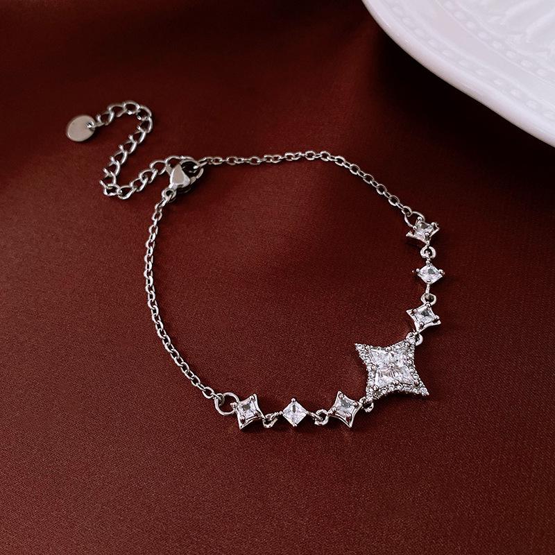 Handmade Beaded Cross Flower Retro Necklace - Versatile Clavicle Chain with a High-End Feel