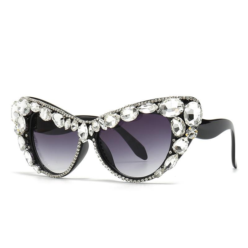 Luxury Diamond Cat Eye Sunglasses Women Vintage Designer Trendy Big Frame Crystal Rhinestone Sun Glass