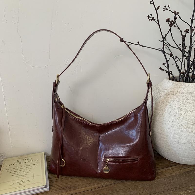 

Women s Bag Korean Retro Oil Leather Handbag New Commuter Versatile Crossbody Bags Large Capacity One Shoulder Underarm Pouch (30cm<Max Length<50cm)