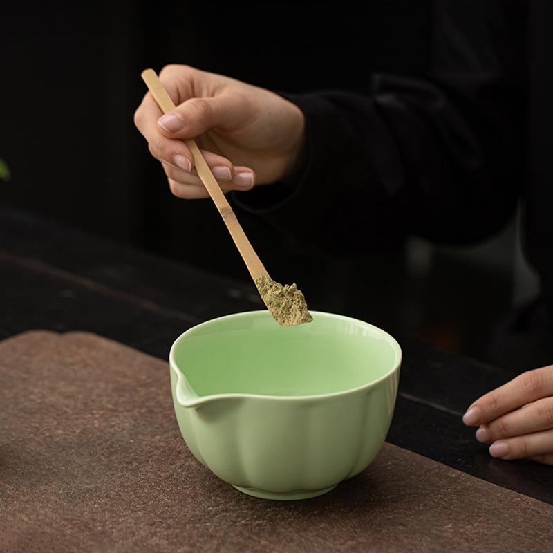 4-piece set Matcha Bowl Japanese Tea Cup Gift Matcha Chawan with Pouring Spout for Kitchen Home Tea Room Dining Room