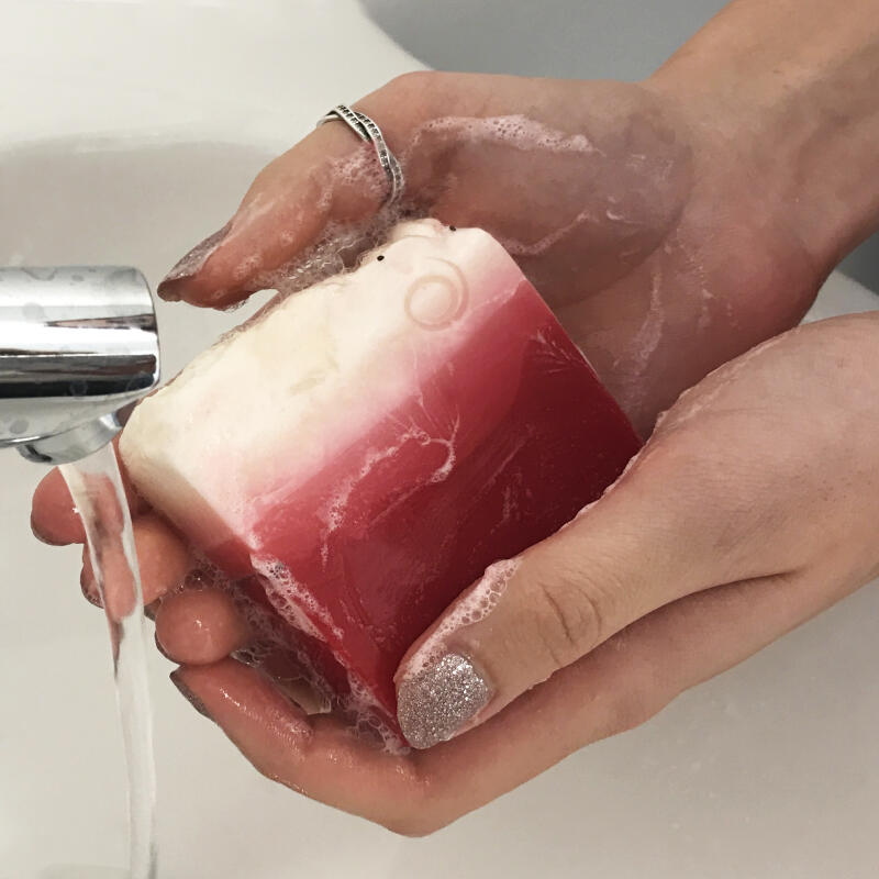 BOMP COSMETICS Strawberry & Cream Soap