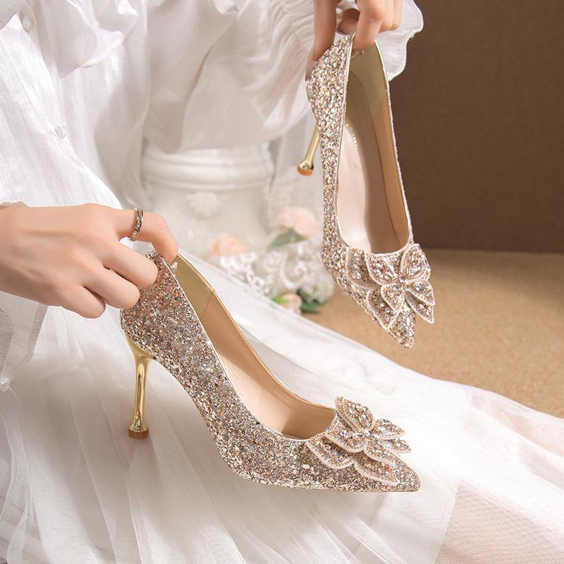 Large size Chinese wedding shoes bridal shoes new crystal sequined wedding show he thin heel pointed single shoes