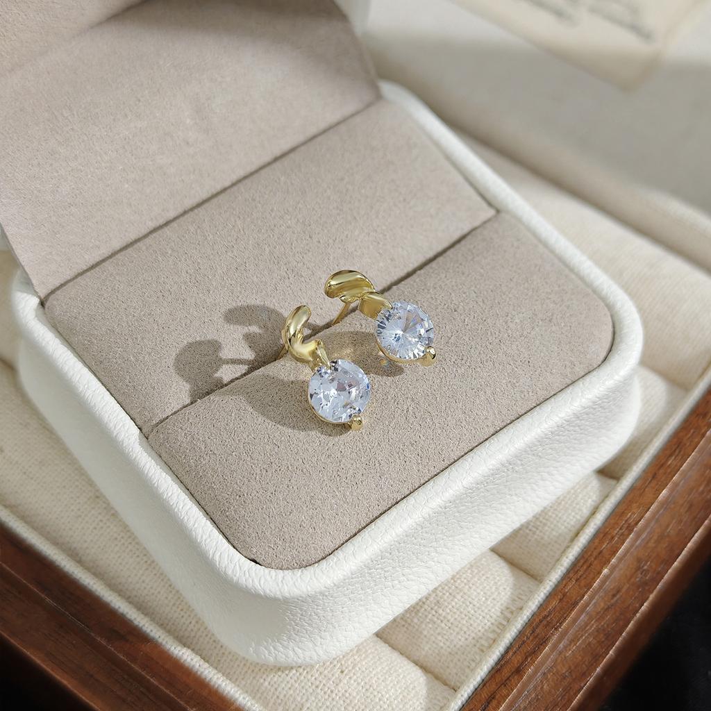 French Gold Super Flash Personalized Diamond Stud Earrings Cold Wind Fashion Light Luxury High-End Earrings Women