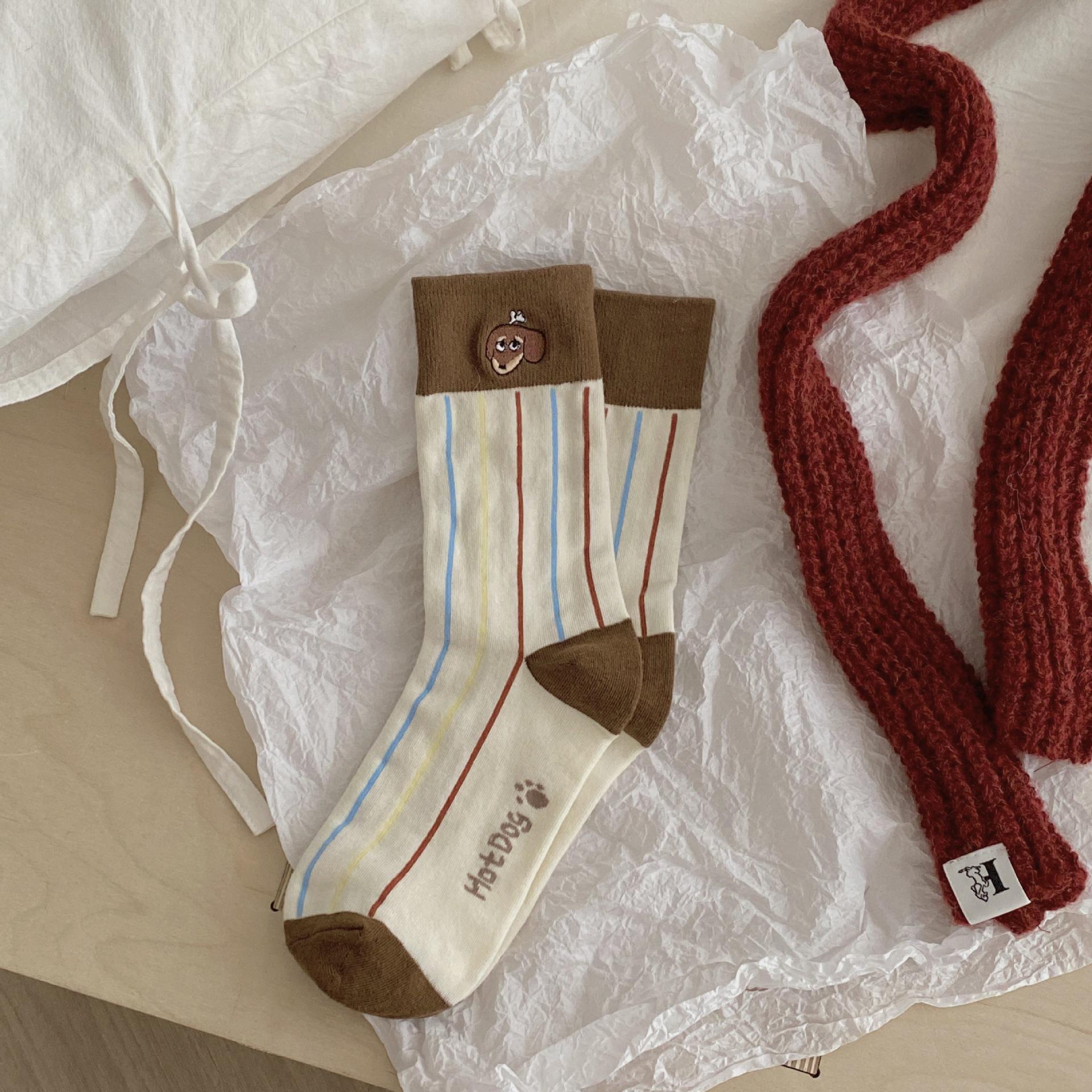 

Женские милые носки до середины икры с вышивкой таксы и букв - полосатые отвороты для осени/зимы One Size