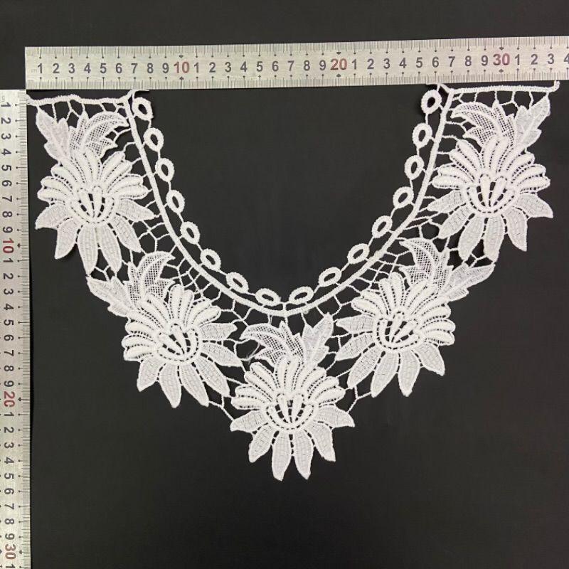 Mercerized Silk Lace Collar with 3D Embroidered Brooch