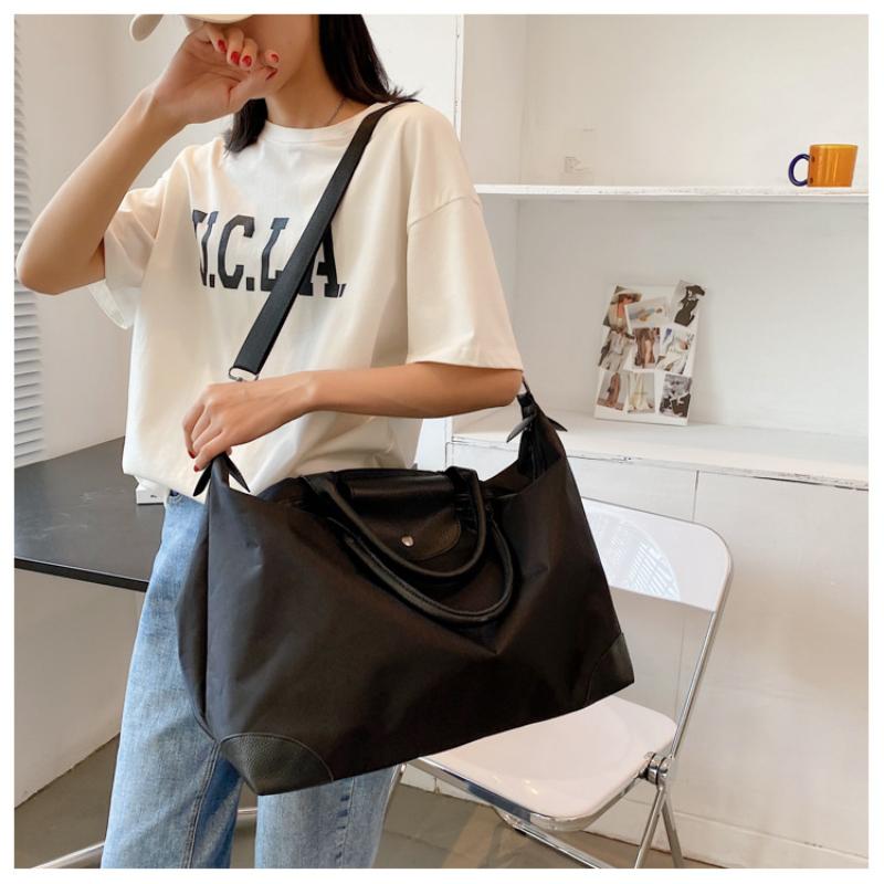 Mode Farbblock Kurztrip Reisetasche Bequemes Nylon Große Kapazität Gepäcktasche Leichte Schwimm-Fitness-Tasche Schlichte Alltags-Ausgehhandtaschen