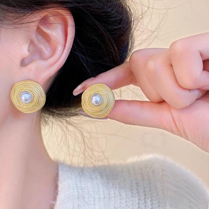 2024 French Baroque Pearl Stud Earrings: Elegant, High-End Niche Design for Women