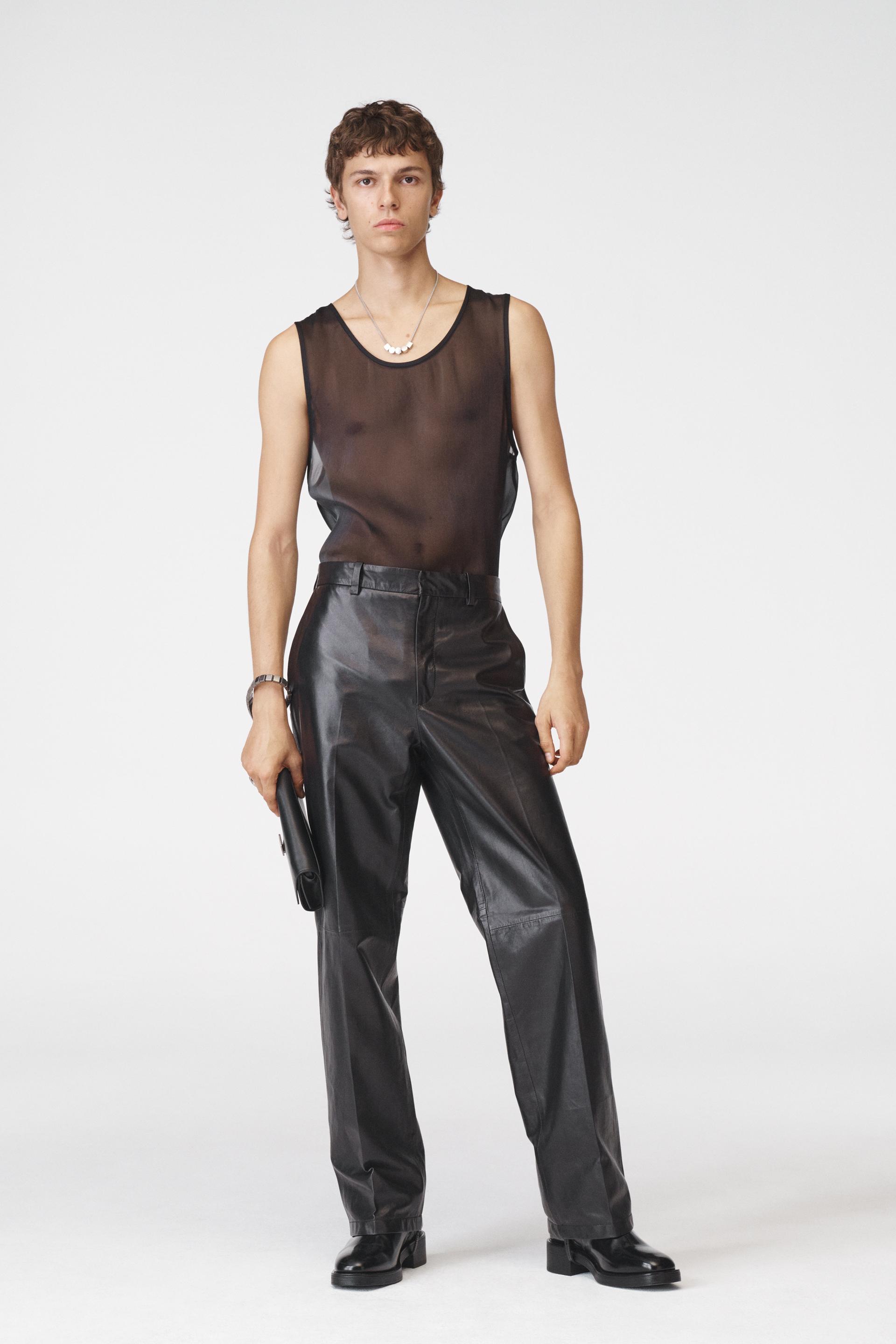 

ПОЛУПРОЗРАЧНАЯ МАЙКА – ОГРАНИЧЕННАЯ ВЫПУСК