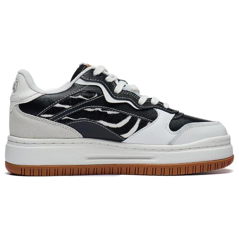 Li Ning Future C1 Slip Resistant Abrasion Resistant Low Top Skateboard Shoes Women's Black White AGCT244-4