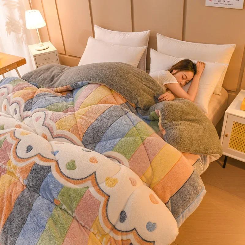 Superior Warm Fabric Double-sided Velvet Blanket Thick Warm Delicate and Soft Quilt Plush Single Students Dormitory Comforter