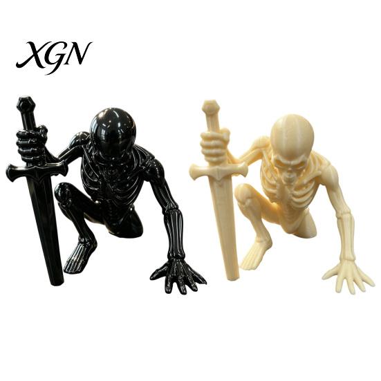 Mysterious Room Ornament 3D Printed Skeleton Figurine with Swords, Creative Desktop Ornament, Gifts for Friends Swords Statue Home Office Halloween