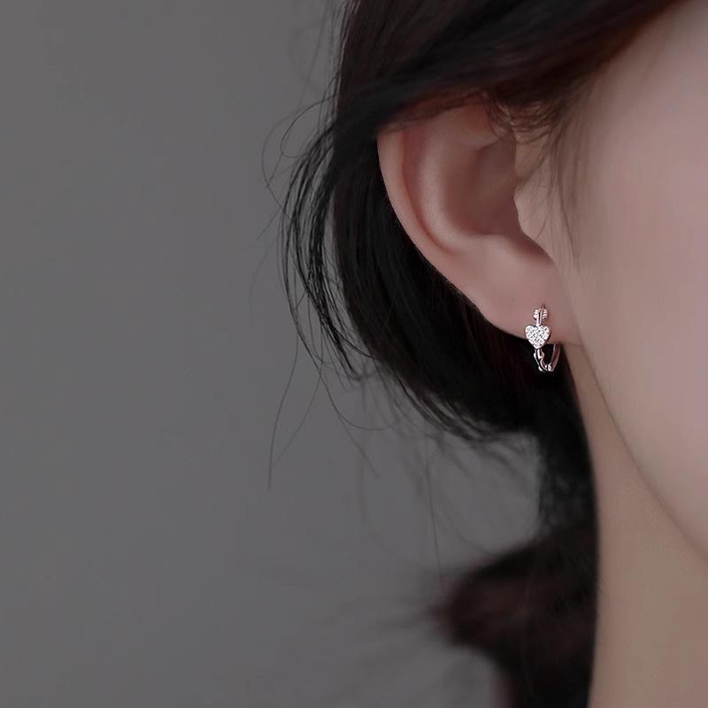 Small Love Earrings Female Niche Design Sense of Earrings Female Cold Wind Hundred with High-level Sense of Earrings Personalised Unique Earrings