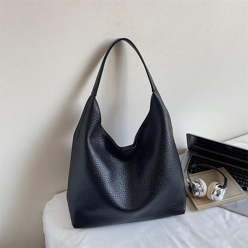 

Текстурированная сумка-тоут для通勤, лето 2025, новая ретро-мода, на плечо, под мышку, сумка-тоут, женская сумка чёрный