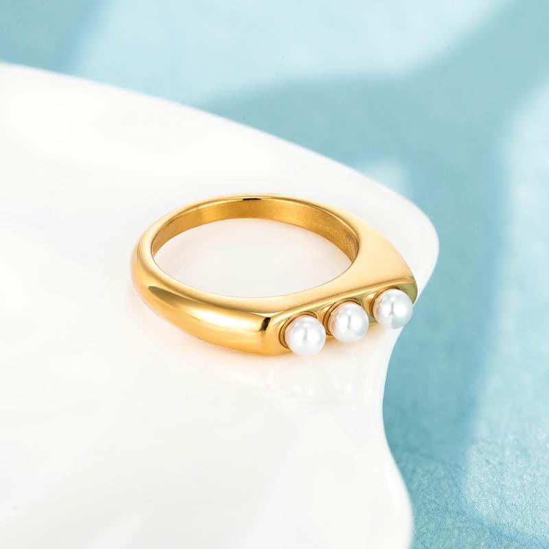 Light Luxury Cold Wind Pearl Ring Electroplating High Sense Ring Women's Niche Titanium Steel Non-fading Accessories