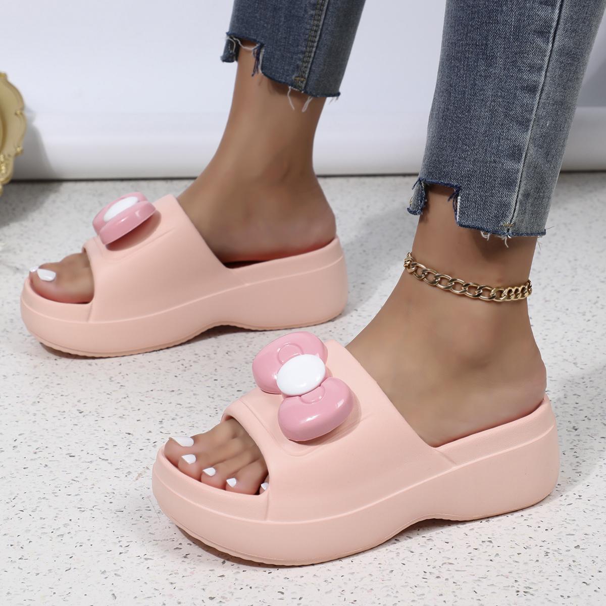 

Модные милые женские тапочки с героями мультфильмов, летние повседневные тапочки на плоской подошве из ЭВА, дышащие, удобные, нескользящие, мягкие домашние женские туфли для ванной