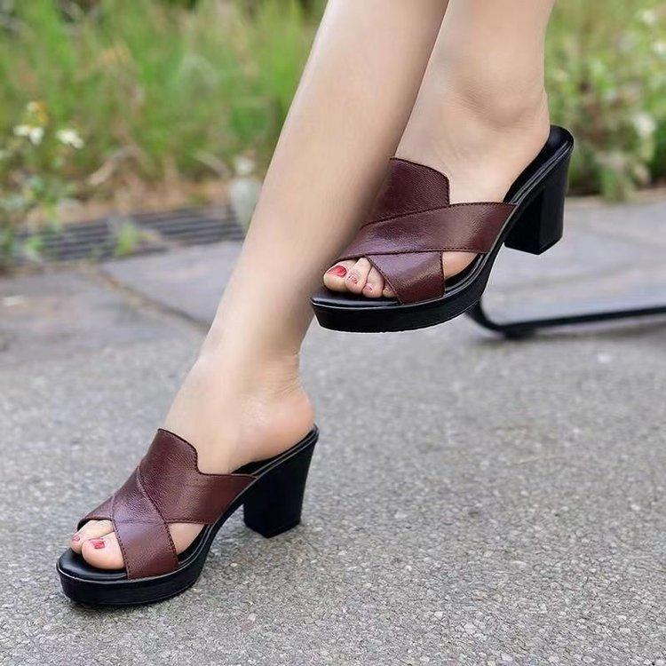 Fashion Big Four Summer Trendy New Women's Cool Slippers Coarse Heels Mom High Heels Anti Platform 100 Casual Women's Shoes
