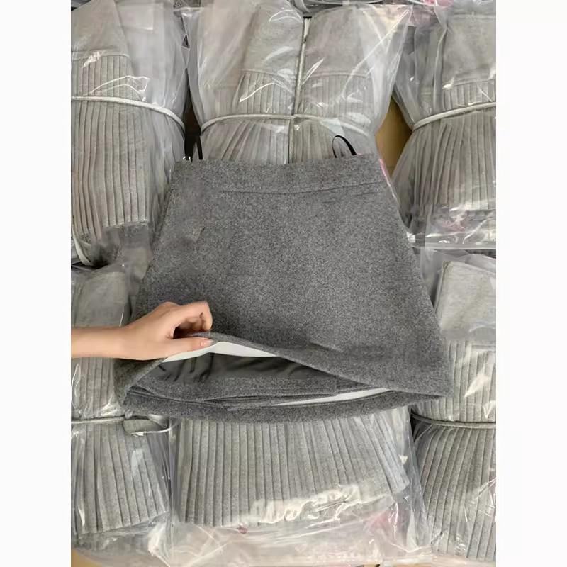 

Plus Size Grey Wool A-Line High-Waisted Short Skirt for Women – Autumn/Winter Hip-Hugging Style S (suggested 43-48 kg)