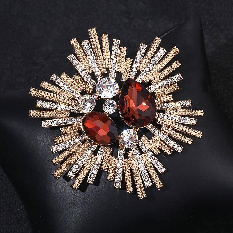 1Pc Vintage Oversized Brooch: European-American Style, Elegant Retro Corsage for Coats and Suits