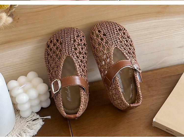 Baotou Girls' Soft Sole Breathable Summer Sandals - 2026 New Hollow Design for Little Princesses