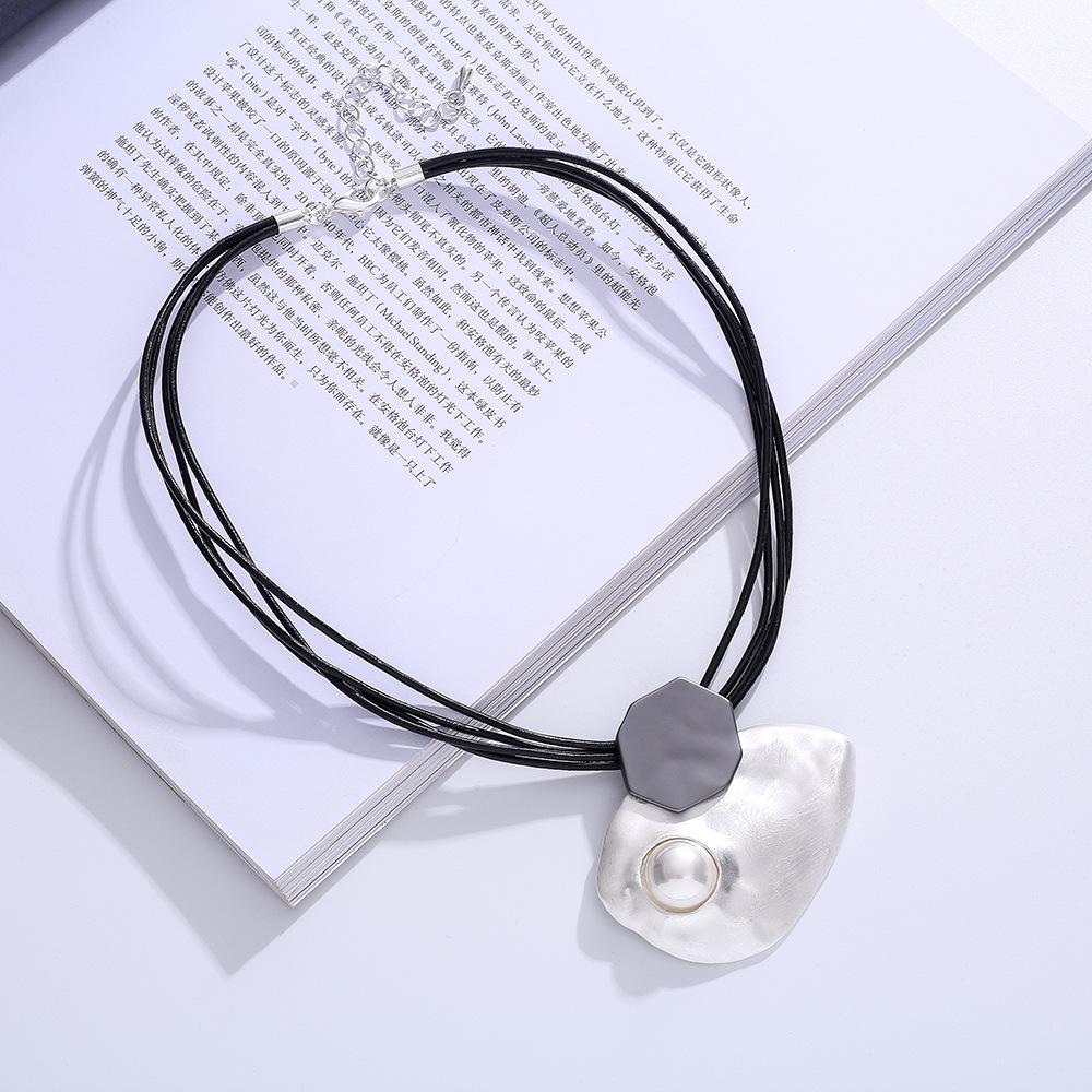 ALLYES Irregular Inlaid Pearl Choker Necklace for Women Vintage Geometric Metal Multilayer Leather Necklaces Clavicle Jewelry