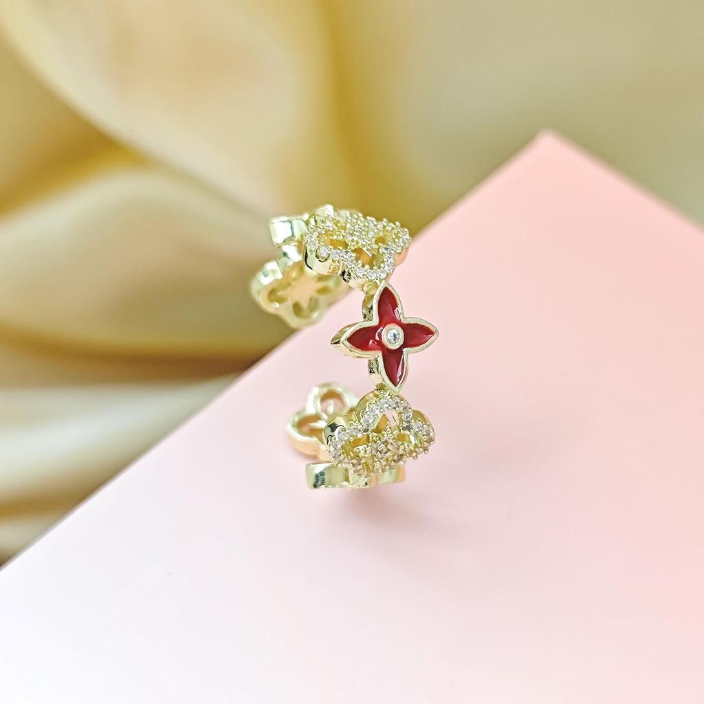 Korean Style Four-Leaf Clover Ring for Women - Elegant, Intricate, Classic Design, Versatile Flower, Open Adjustable, Light Luxury Accessory.