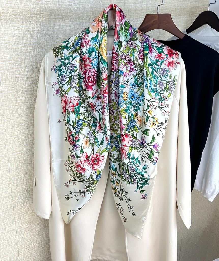 Ins Small Floral Foreign Gas Intelligence Elegant And Gentle Mulberry Silk Silk Silk Scarf Square Scarf Tied Hair Band