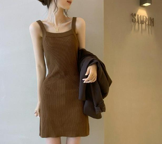 Women's Korean-Style Knitted Spaghetti Strap Dress - Slimming & Flattering, Perfect for Spring and Autumn Layering
