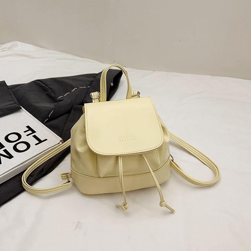 Simple and versatile niche design women's backpack new popular casual small backpack fashion travel small schoolbag