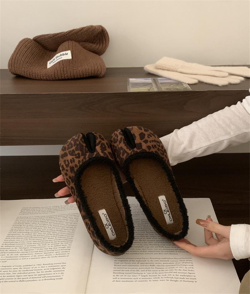 Internet celebrity Mao Mao shoes women wear in autumn and winter 2025 new flat-bottomed one-pedal cotton ladyshoes fashion soft-soled Doudou shoes