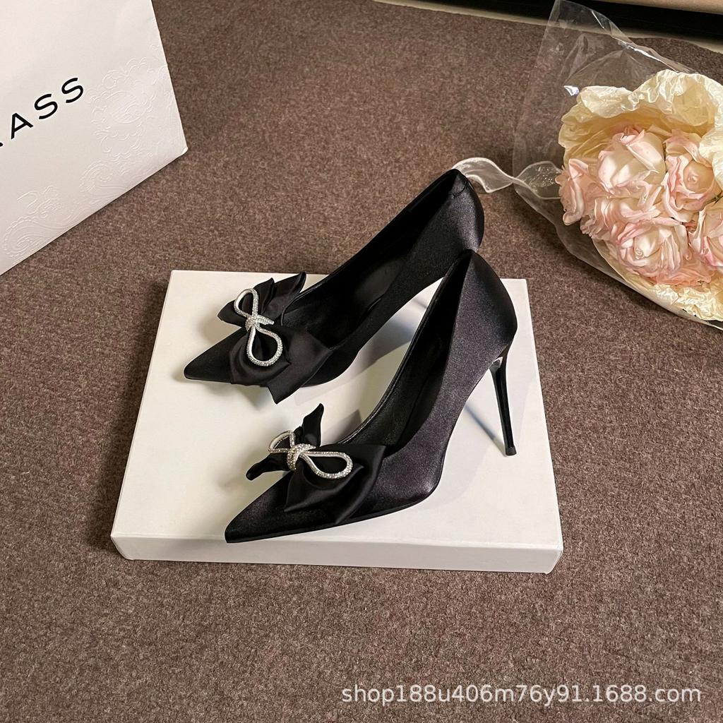 [Spot] French bow rhinestone pointed black high heels women's thin heels new sexy pointed single shoes women