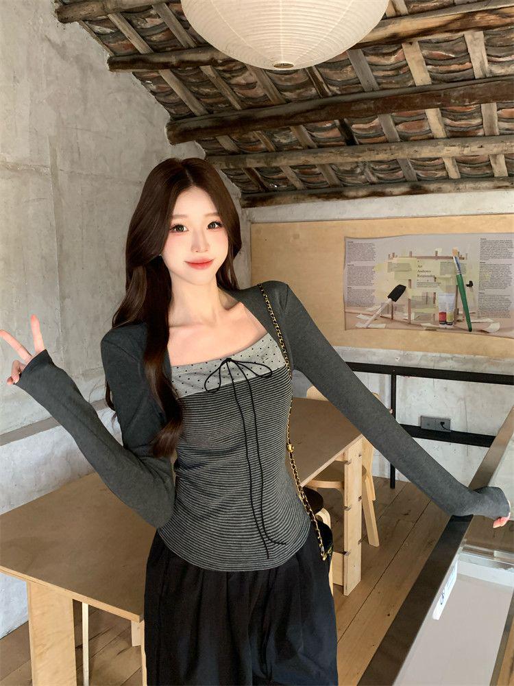 Original Stripe Fabric: Gray Fake Two-Piece Square Neck Long-Sleeve T-Shirt, Slim-Fit for Autumn/Winter