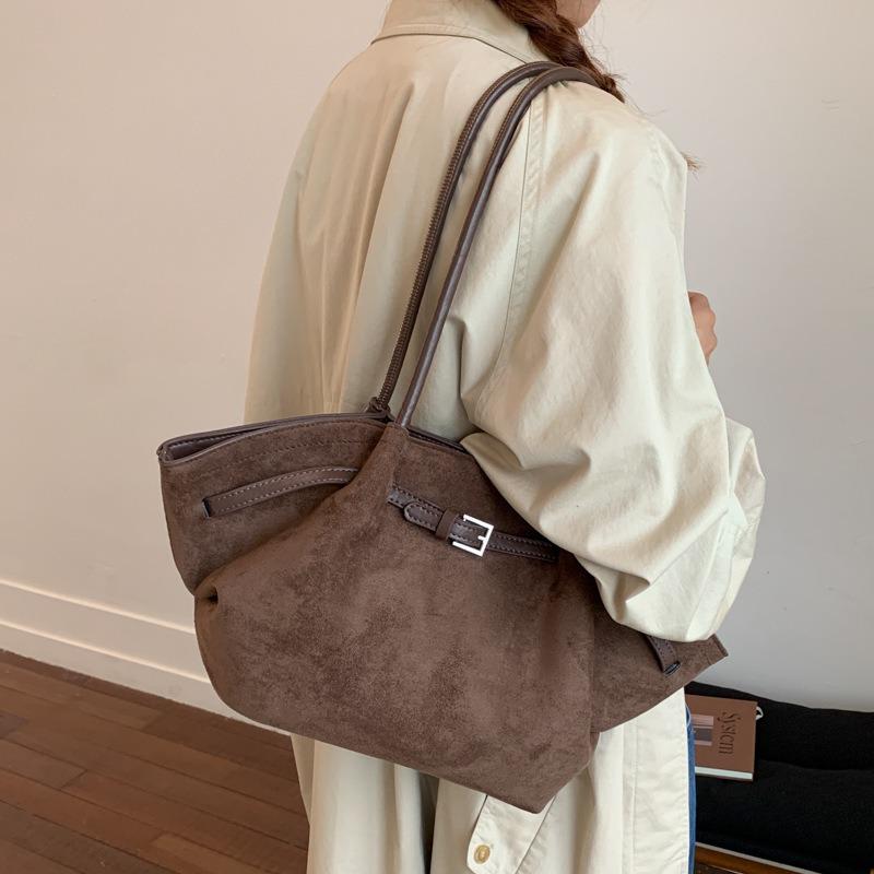 Vintage European and American suede tote bag women's new high-end commuting large-capacity underarm shoulder bag