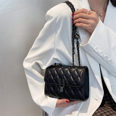 Bolsa quadrada pequena super popular para nicho de Instagram feminino, nova bolsa crossbody com corrente de grade de diamantes da moda, mini verão