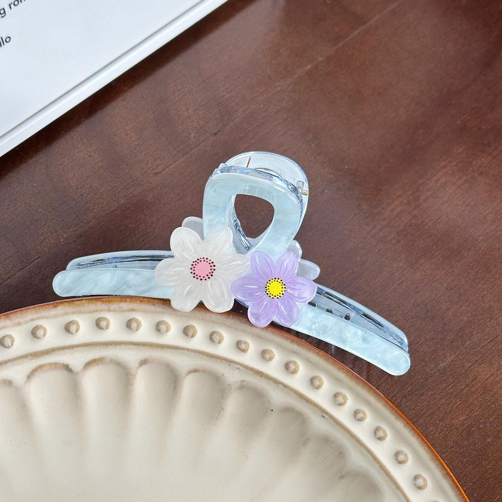 Color Charming Candy Flower Hair Clutch Clip Versatile Accessory For Use Everyday