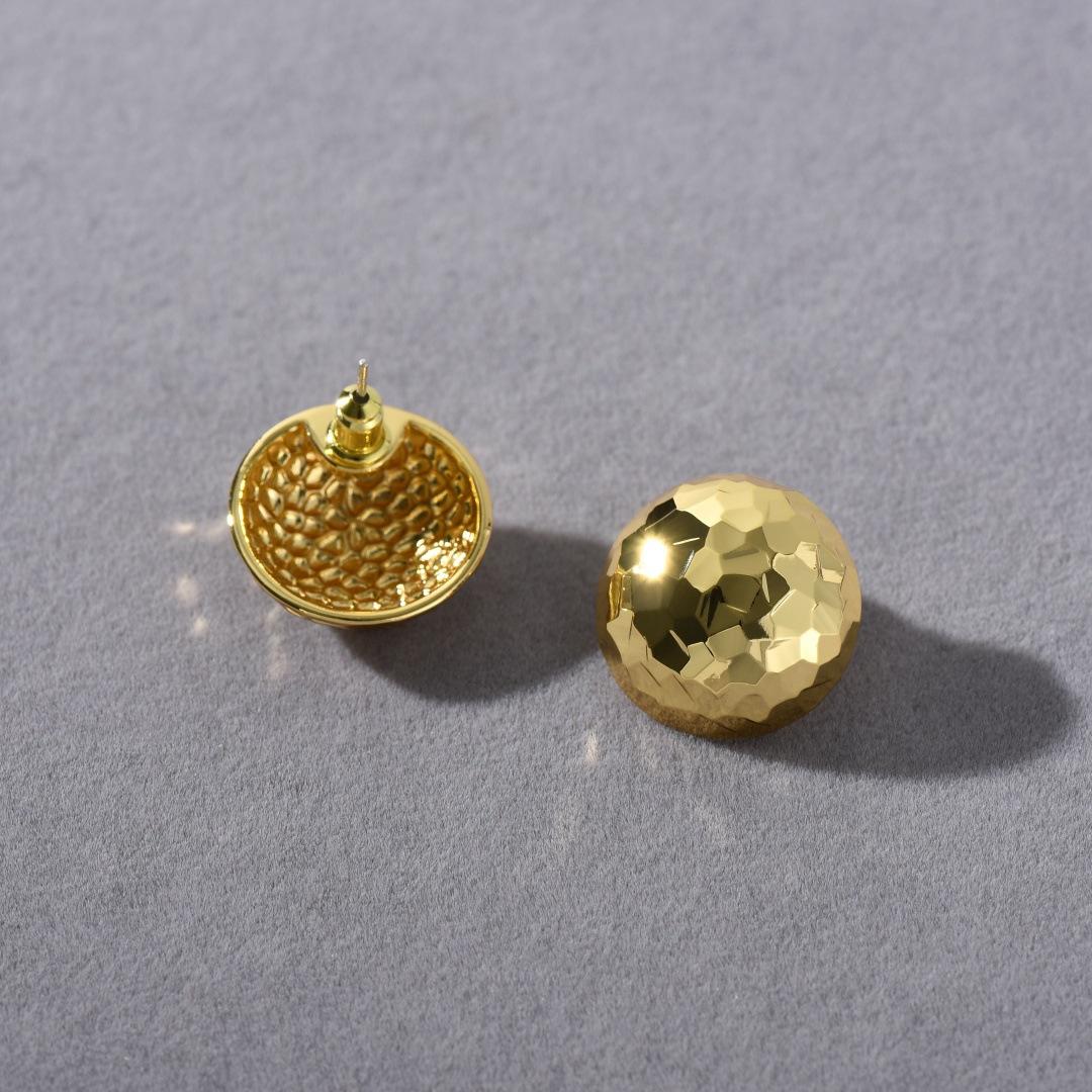 Niche High-Grade Metal Copper-Plated 18K Real Gold Texture Pleated Semicircle S925 Silver Needle Stud Earrings Personalized Temperament Earrings