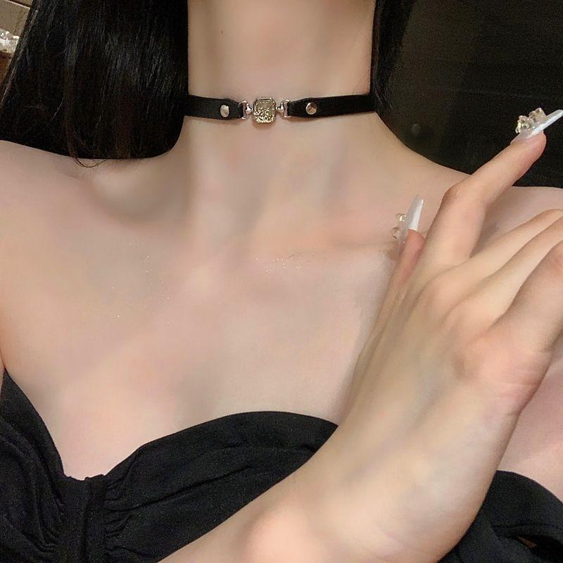 

Y2g Black Sexy Sweet Cool Clavicle Chain Female Gem Sparkling Diamond Necklace