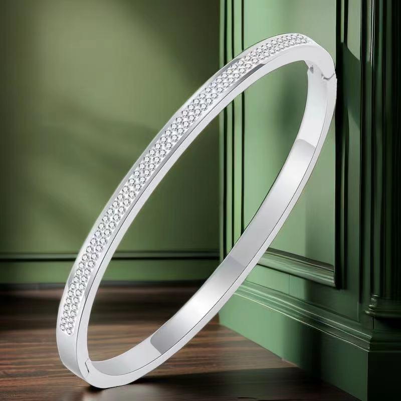 Women's Titanium Steel Bracelet with Inlaid Diamonds - Elegant Starry Design, Non-Fading, INS Style, High-End Full Diamond Bangle.