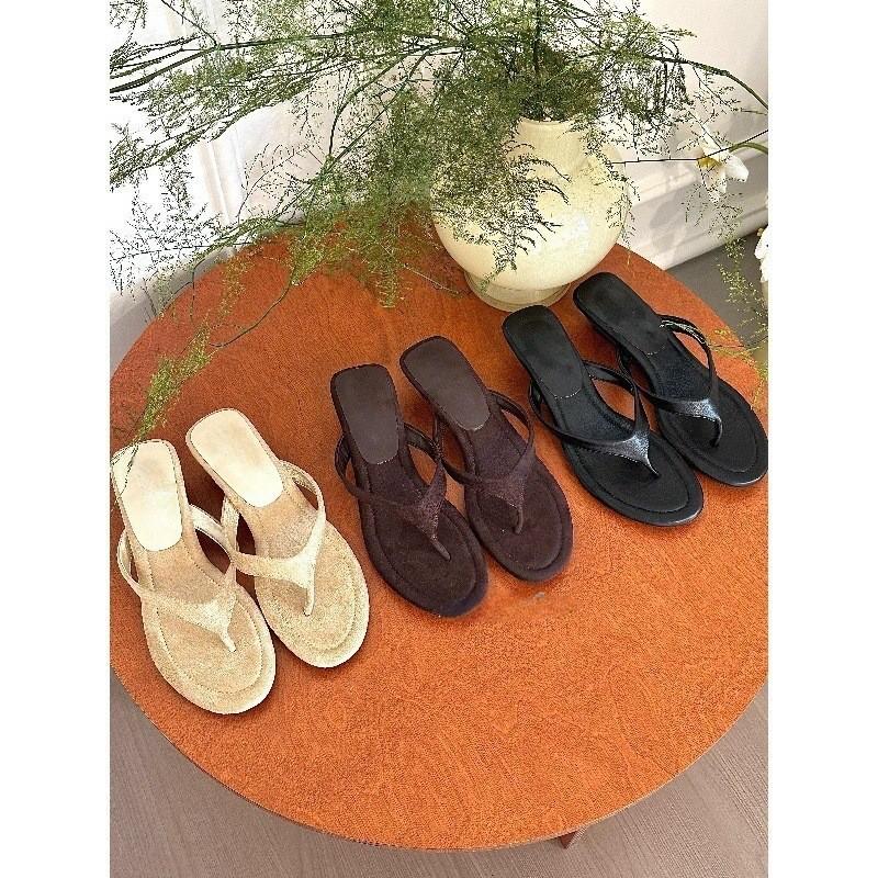 Ernie is here! Retro suede round head slope heel flip-flops female summer toes with thick heel sandals