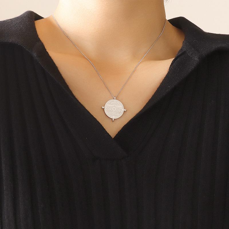 French Retro Gold-Plated Geometric Cross Pendant Necklace - Personalized Clavicle Chain Jewelry