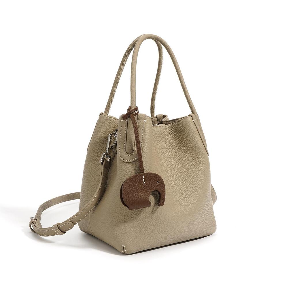 2025 Versatile Cowhide Crossbody Bag: Simple Basket Texture and Commuting Shoulder Bucket Bag